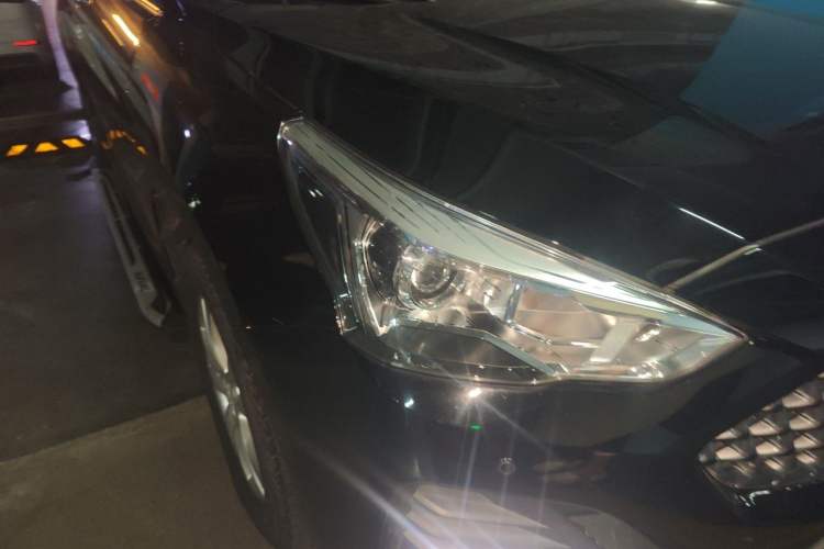 Used Haval M6 2019 1.5T DCT Two-Wheel Drive Value Edition China VI Standard Right Front Headlight