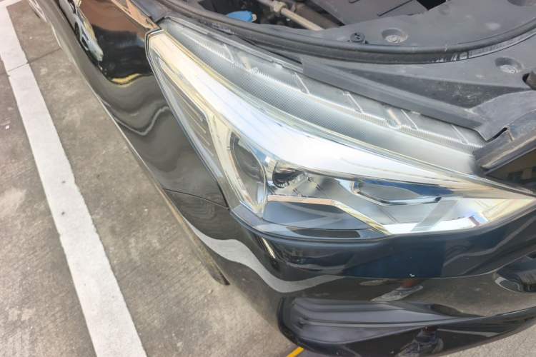 Used Haval M6 2019 1.5T Manual Two-Wheel Drive Elite Version China VI Standard Right Front Headlight