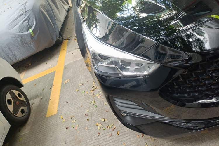 Used Haval M6 2019 1.5T Manual Two-Wheel Drive Elite Version China VI Standard Right Front Headlight