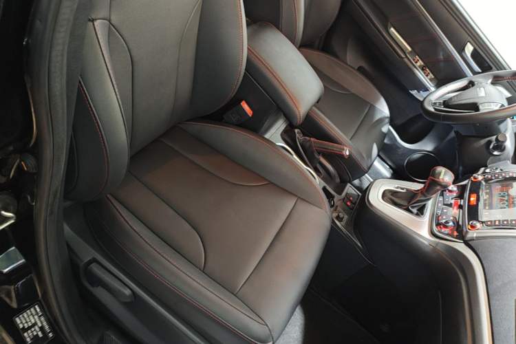 Used Haval M6 2019 1.5T DCT Two-Wheel Drive Value Edition China VI Standard Right Front Seat