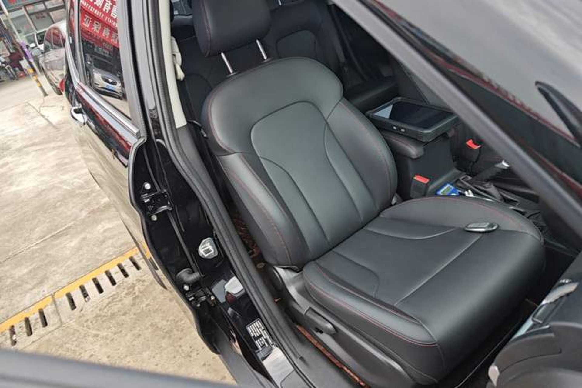 Used Haval M6 2019 1.5T DCT Two-Wheel Drive Elite Version China VI Standard Right Front Seat
