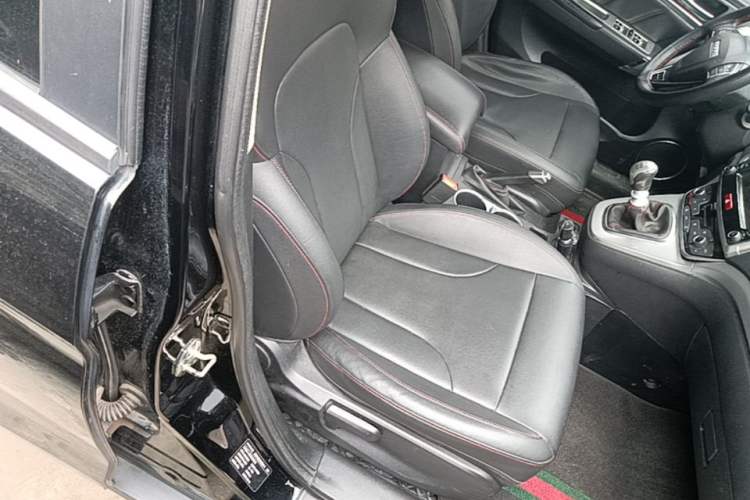 Used Haval M6 2019 1.5T Manual Two-Wheel Drive Elite Version China VI Standard Right Front Seat