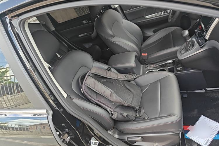 Used Haval M6 2019 1.5T DCT Two-Wheel Drive Value Edition China VI Standard Right Front Seat