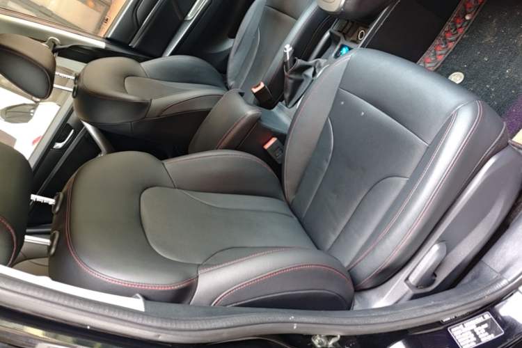 Used Haval M6 2019 1.5T DCT Two-Wheel Drive Elite Version China VI Standard Right Front Seat