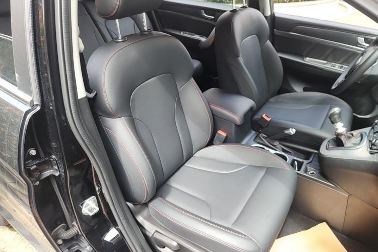 Used Haval M6 2019 1.5T Manual Two-Wheel Drive Elite Version China VI Standard Right Front Seat