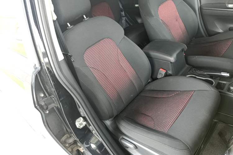 Used Haval M6 2019 1.5T DCT Two-Wheel Drive Urban Version China VI Standard Right Front Seat