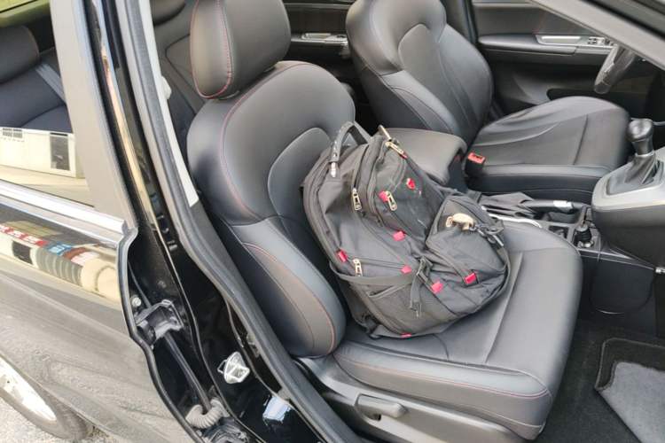 Used Haval M6 2019 1.5T DCT Two-Wheel Drive Value Edition China VI Standard Right Front Seat