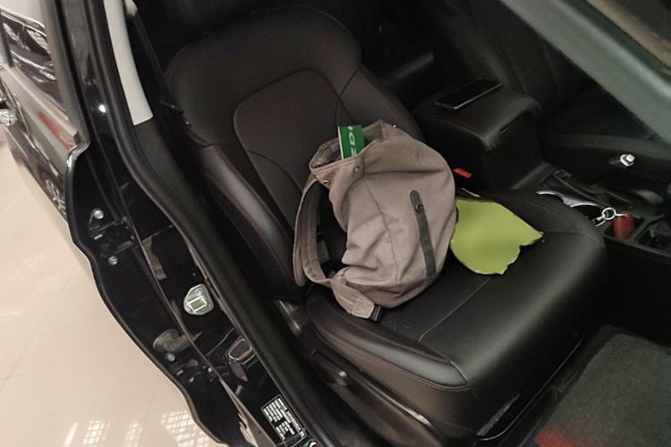Used Haval M6 2019 1.5T DCT Two-Wheel Drive Elite Version China VI Standard Right Front Seat