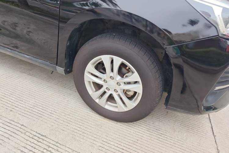Used Haval M6 2019 1.5T DCT Two-Wheel Drive Value Edition China VI Standard Right Front Wheel Hub