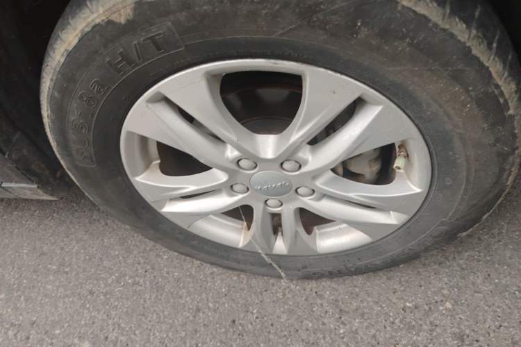 Used Haval M6 2019 1.5T DCT Two-Wheel Drive Value Edition China VI Standard Right Front Wheel Hub