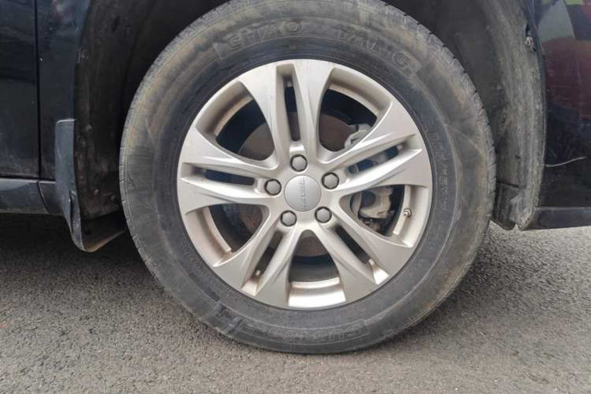 Used Haval M6 2019 1.5T Manual Two-Wheel Drive Elite Version China VI Standard Right Front Wheel Hub