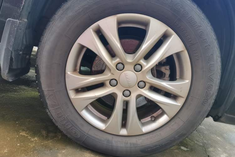 Used Haval M6 2019 1.5T Manual Two-Wheel Drive Elite Version China VI Standard Right Front Wheel Hub