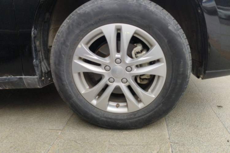 Used Haval M6 2019 1.5T DCT Two-Wheel Drive Elite Version China V Standard Right Front Wheel Hub