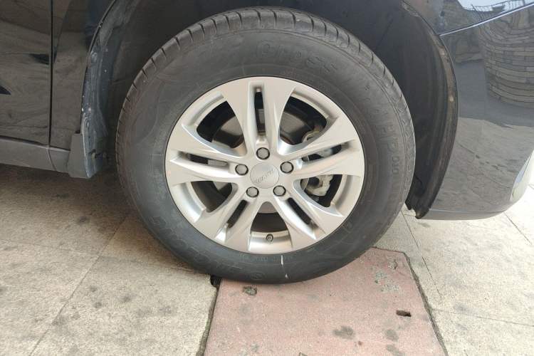 Used Haval M6 2019 1.5T DCT Two-Wheel Drive Elite Version China V Standard Right Front Wheel Hub