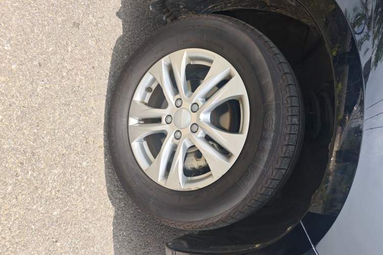 Used Haval M6 2019 1.5T DCT Two-Wheel Drive Value Edition China VI Standard Right Front Wheel Hub