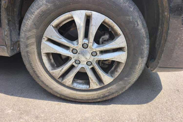 Used Haval M6 2019 1.5T Manual Two-Wheel Drive Elite Version China VI Standard Right Front Wheel Hub