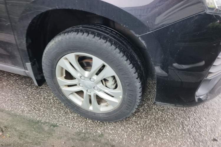 Used Haval M6 2019 1.5T Manual Two-Wheel Drive Elite Version China VI Standard Right Front Wheel Hub