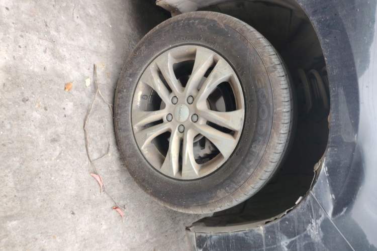 Used Haval M6 2019 1.5T Manual Two-Wheel Drive Urban Version China VI Standard Right Front Wheel Hub
