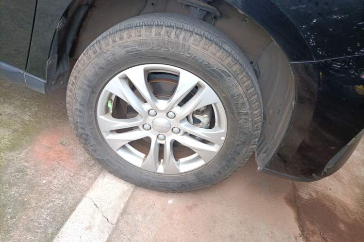 Used Haval M6 2019 1.5T Manual Two-Wheel Drive Elite Version China VI Standard Right Front Wheel Hub