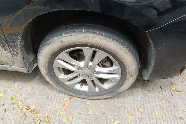 Used Haval M6 2019 1.5T Manual Two-Wheel Drive Elite Version China VI Standard Right Front Wheel Hub