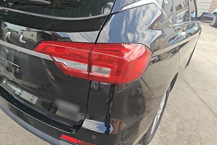 Used Haval M6 2019 1.5T DCT Two-Wheel Drive Value Edition China VI Standard Right Rear Taillight