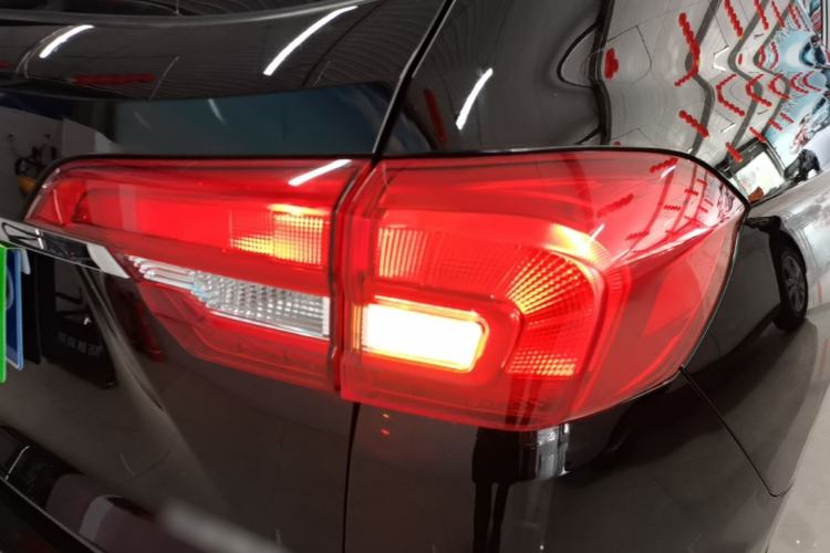 Used Haval M6 2019 1.5T DCT Two-Wheel Drive Value Edition China VI Standard Right Rear Taillight
