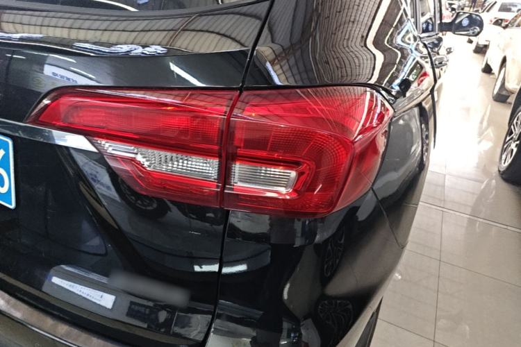 Used Haval M6 2019 1.5T DCT Two-Wheel Drive Elite Version China V Standard Right Rear Taillight