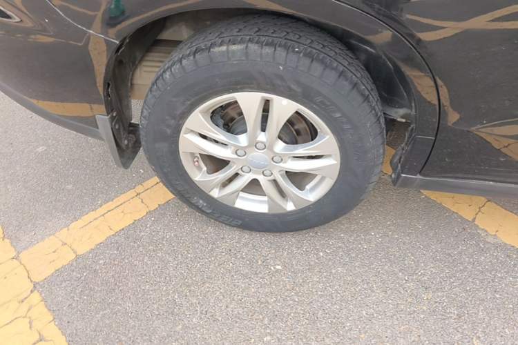 Used Haval M6 2019 1.5T DCT Two-Wheel Drive Elite Version China VI Standard Right Rear Wheel Hub