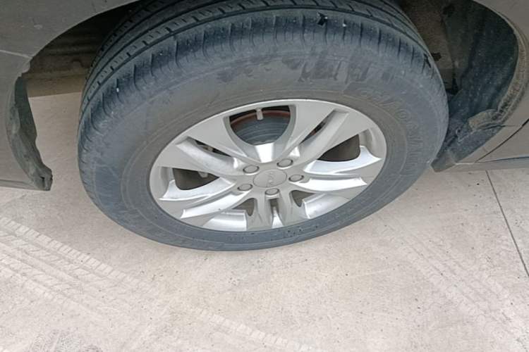 Used Haval M6 2019 1.5T DCT Two-Wheel Drive Value Edition China VI Standard Right Rear Wheel Hub