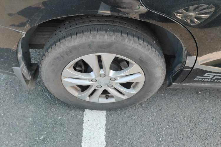 Used Haval M6 2019 1.5T DCT Two-Wheel Drive Elite Version China VI Standard Right Rear Wheel Hub