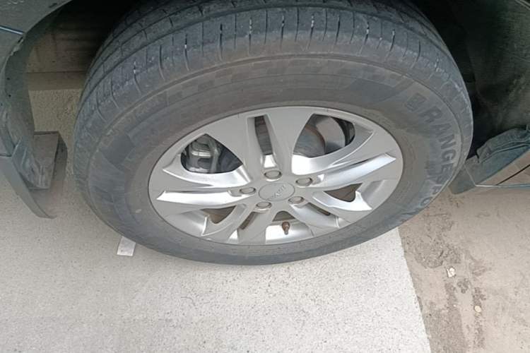 Used Haval M6 2019 1.5T Manual Two-Wheel Drive Elite Version China VI Standard Right Rear Wheel Hub