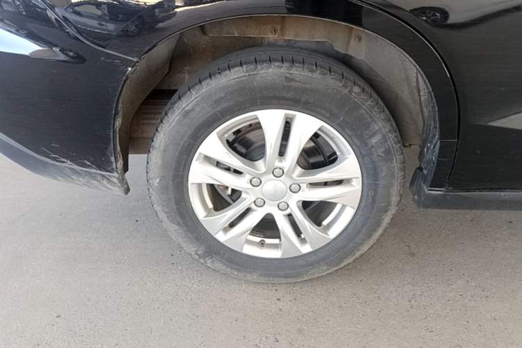 Used Haval M6 2019 1.5T DCT Two-Wheel Drive Value Edition China VI Standard Right Rear Wheel Hub