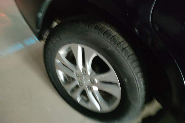 Used Haval M6 2019 1.5T Manual Two-Wheel Drive Elite Version China VI Standard Right Rear Wheel Hub