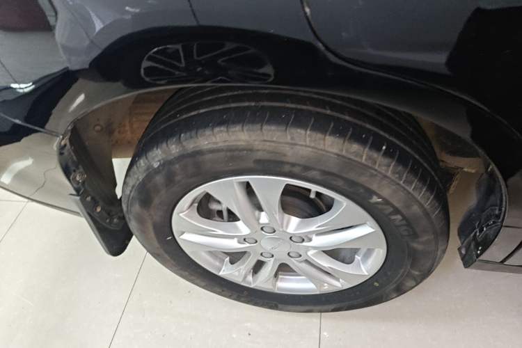 Used Haval M6 2019 1.5T DCT Two-Wheel Drive Elite Version China V Standard Right Rear Wheel Hub