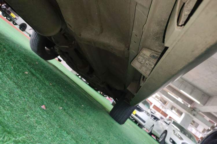 Used Haval M6 2019 1.5T DCT Two-Wheel Drive Value Edition China VI Standard Right Side Sill
