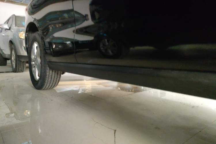 Used Haval M6 2019 1.5T Manual Two-Wheel Drive Elite Version China VI Standard Right Side Sill