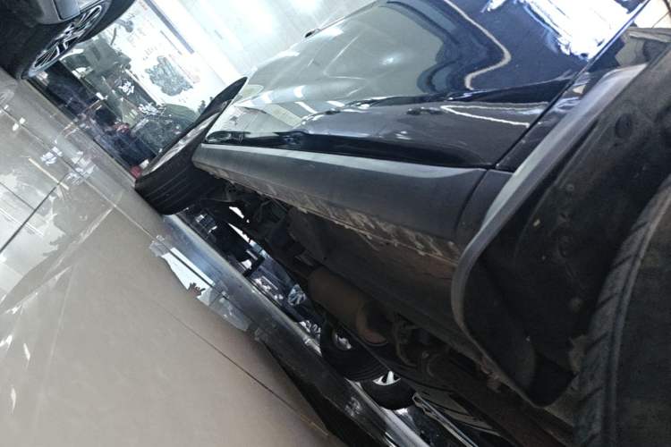 Used Haval M6 2019 1.5T DCT Two-Wheel Drive Elite Version China V Standard Right Side Sill