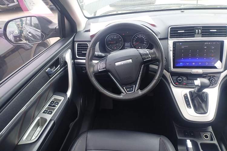Used Haval M6 2019 1.5T DCT Two-Wheel Drive Value Edition China VI Standard Steering Wheel