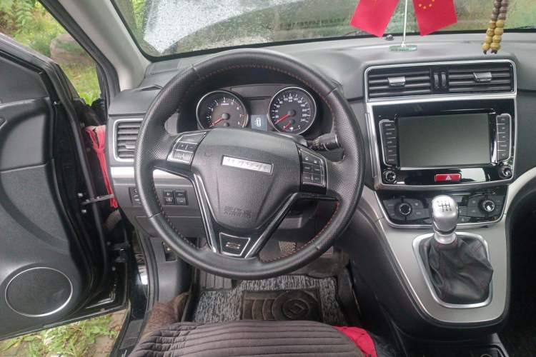 Used Haval M6 2019 1.5T Manual Two-Wheel Drive Elite Version China VI Standard Steering Wheel