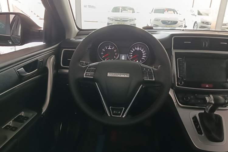 Used Haval M6 2019 1.5T DCT Two-Wheel Drive Elite Version China VI Standard Steering Wheel