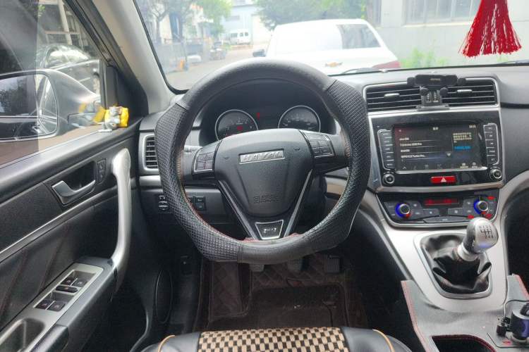 Used Haval M6 2019 1.5T Manual Two-Wheel Drive Elite Version China VI Standard Steering Wheel