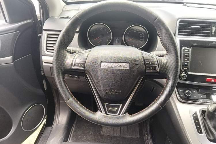 Used Haval M6 2019 1.5T DCT Two-Wheel Drive Elite Version China VI Standard Steering Wheel