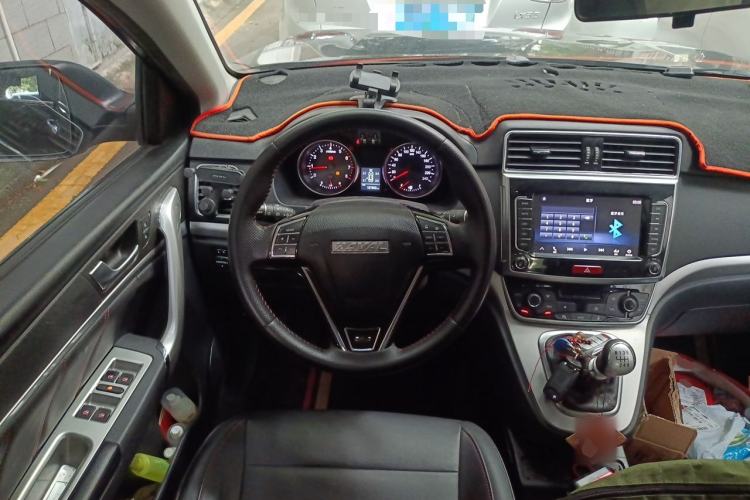 Used Haval M6 2019 1.5T Manual Two-Wheel Drive Elite Version China VI Standard Steering Wheel