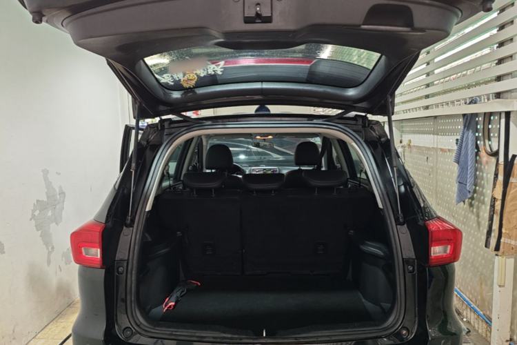 Used Haval M6 2019 1.5T DCT Two-Wheel Drive Value Edition China VI Standard Trunk