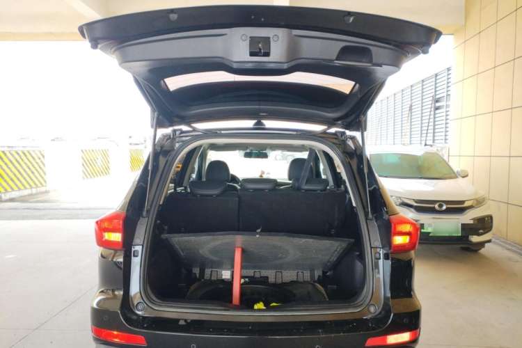 Used Haval M6 2019 1.5T DCT Two-Wheel Drive Value Edition China VI Standard Trunk