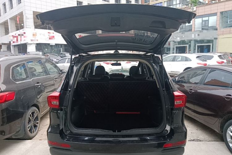 Used Haval M6 2019 1.5T Manual Two-Wheel Drive Elite Version China VI Standard Trunk