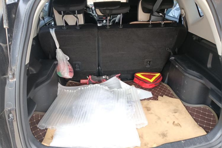 Used Haval M6 2019 1.5T Manual Two-Wheel Drive Urban Version China VI Standard Trunk