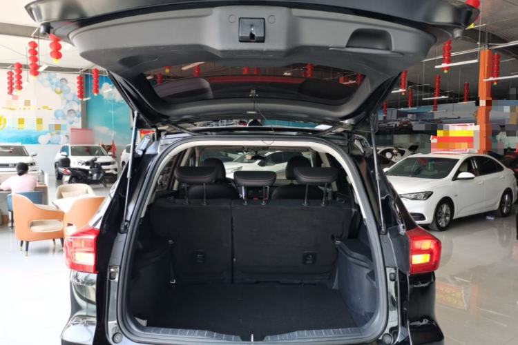 Used Haval M6 2019 1.5T Manual Two-Wheel Drive Elite Version China VI Standard Trunk