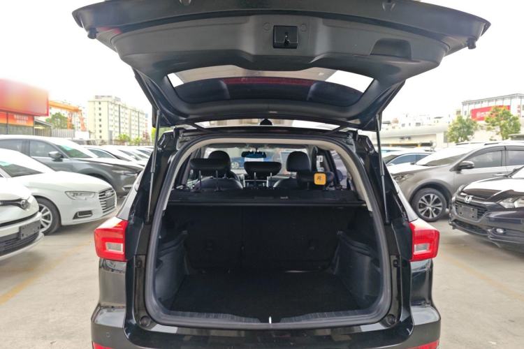 Used Haval M6 2019 1.5T DCT Two-Wheel Drive Elite Version China VI Standard Trunk