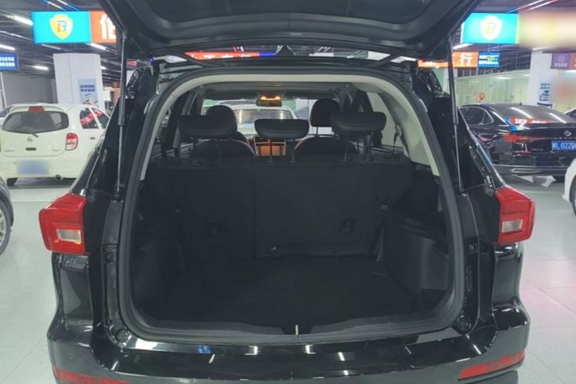 Used Haval M6 2019 1.5T Manual Two-Wheel Drive Elite Version China VI Standard Trunk